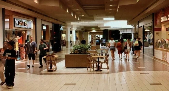 Summit Place Mall (Pontiac Mall) - Vintage Photo